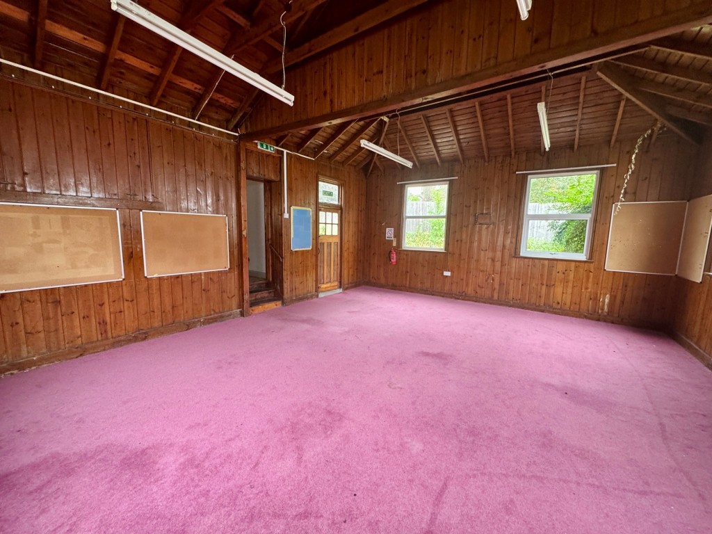 Lot: 98 - ATTRACTIVE CHURCH WITH POTENTIAL - Rear hall - alternative view